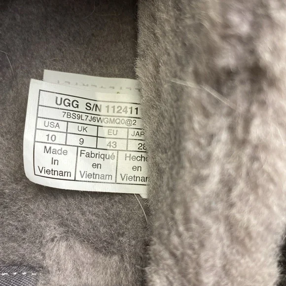 Uggs Velcro fuzzy slippers - Picture 5 of 14